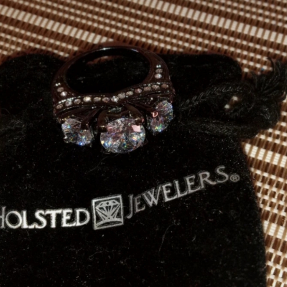 3Stone Ring - Picture 2 of 4